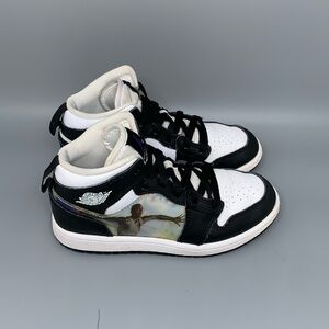 Jordan 1 Mid Hologram Basketball Shoes DR9496-001 Kids Sz‎ 13C